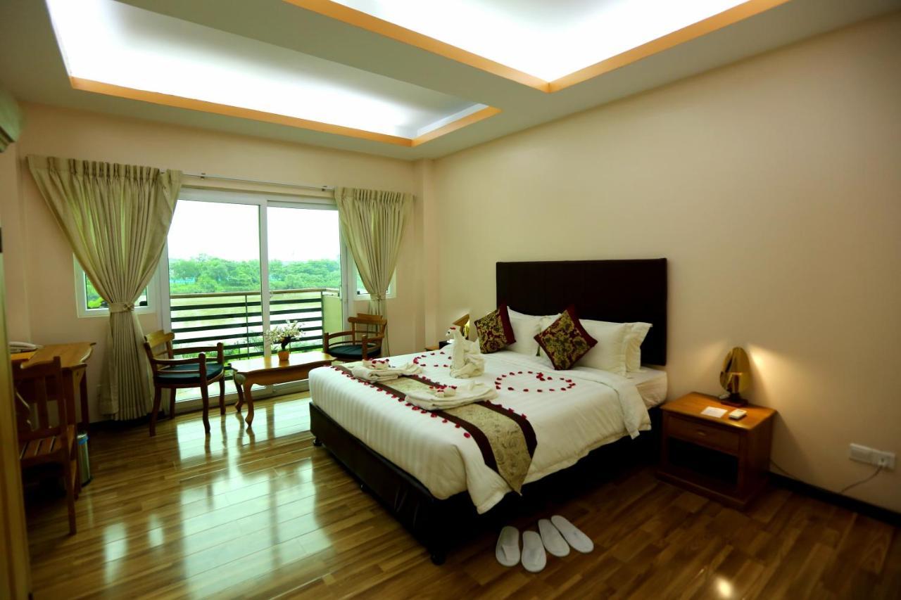 Hotel Sincere Smile Yangon Exterior photo